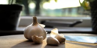 De ce romanii sunt obsedati de usturoi