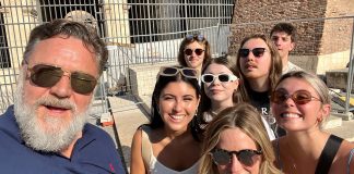 Russell Crowe s-a întors în Colosseum