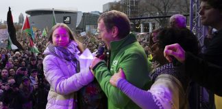 Greta Thunberg a fost intrerupta pe scena la marsul climatic din Amsterdam