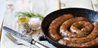 Cum sa faci carnati de casa deliciosi: Reteta traditionala si sfaturi practice