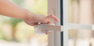 Cum alegi mânerele de fereastră în funcție de ax, pas și sistemul de închidere